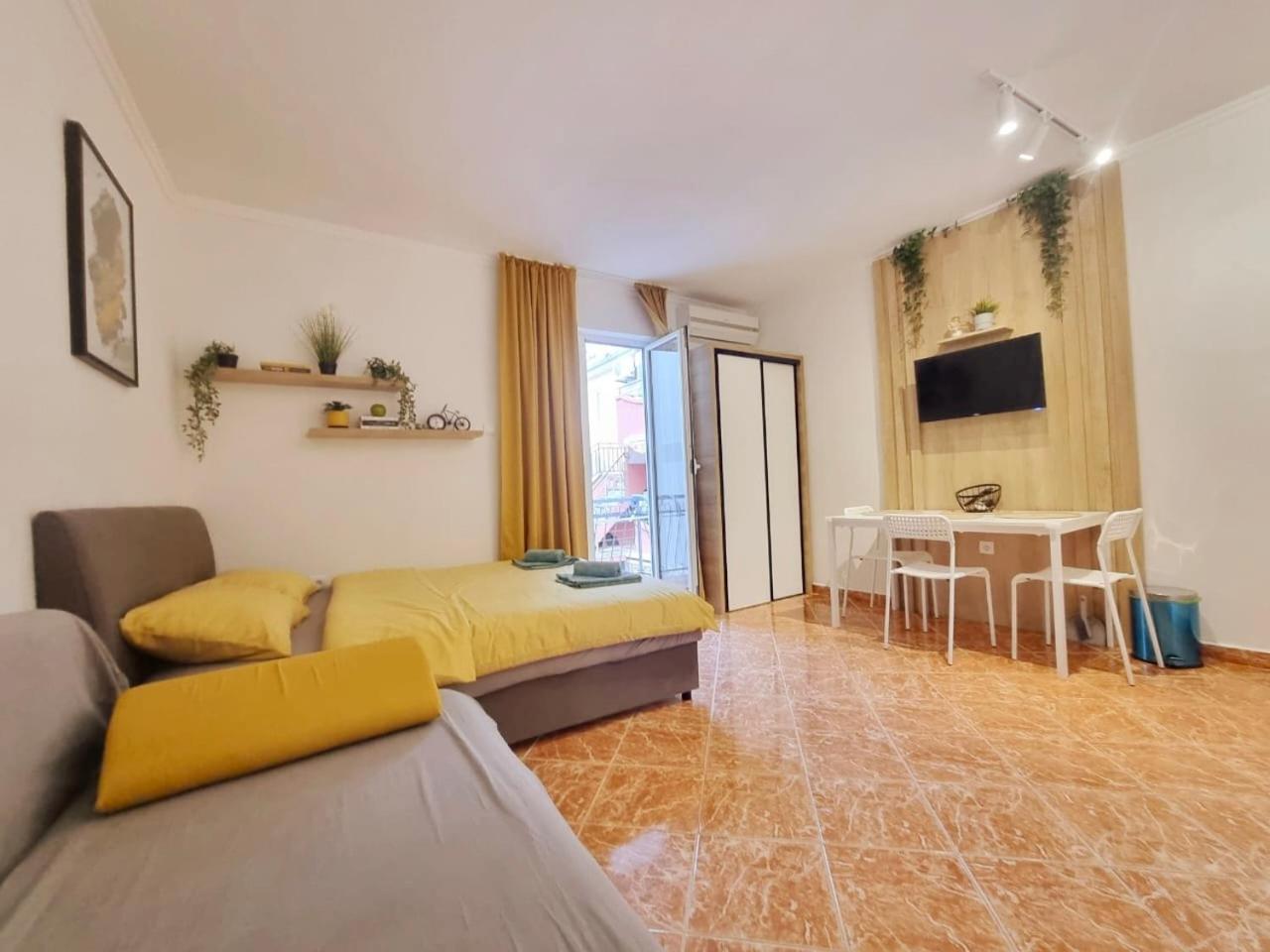 Studio Apartman Na Plazi Rafailovici Esterno foto
